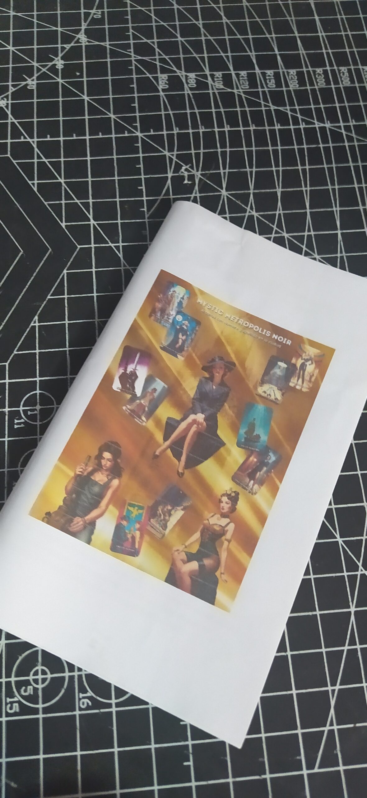 Manuales de Mazos de Tarot Y Oráculos Mystoc Metropolis Noir